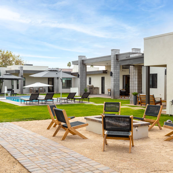 The Laurel of Scottsdale conversation pit with fireplace